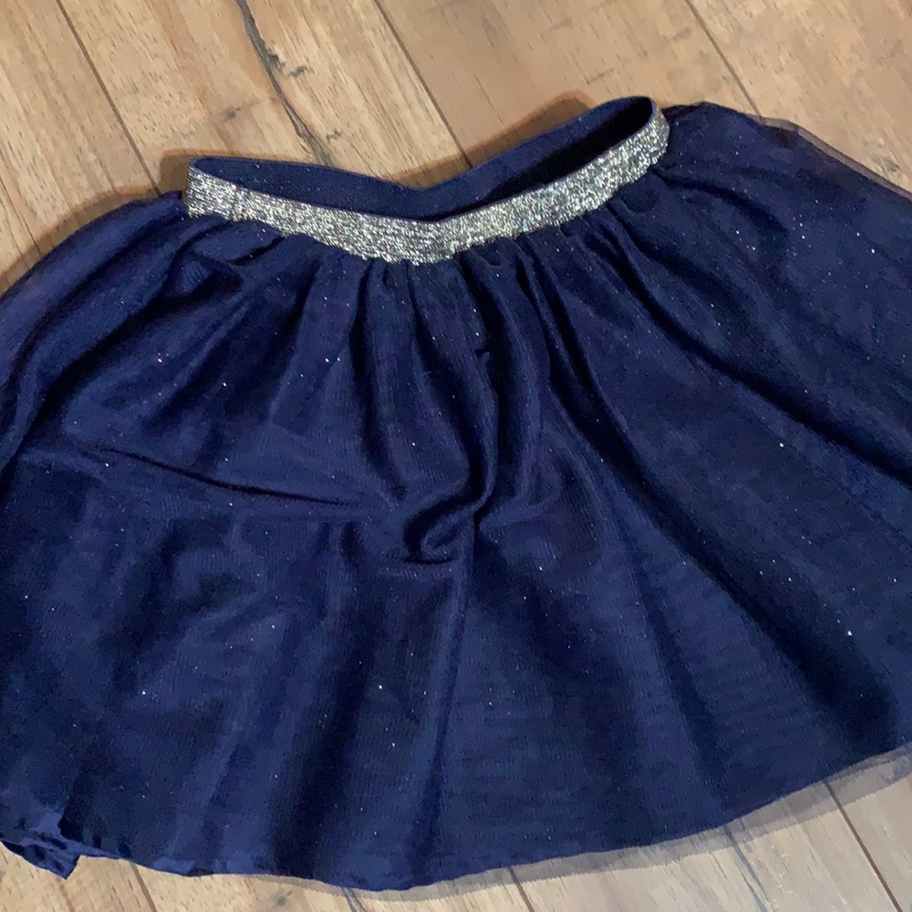 H & M navy skirt